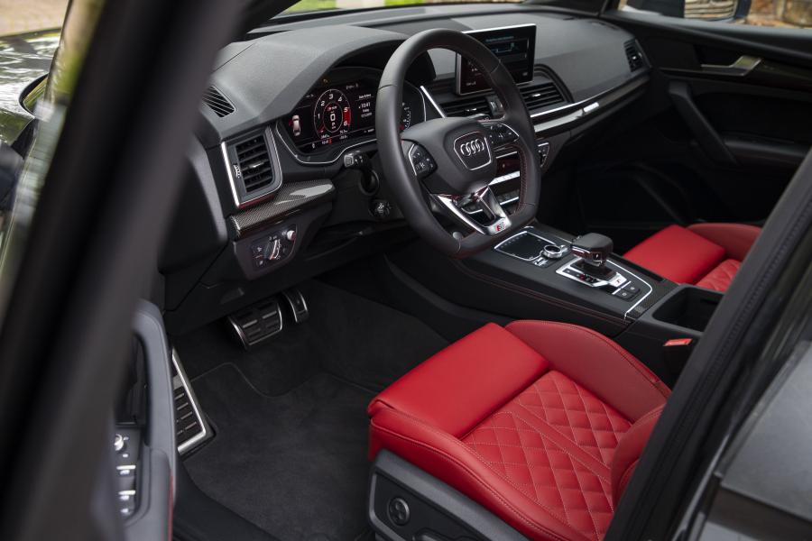 Интерьер Audi SQ5 3.0 TDI 2019 года  (WW) (фото 39 из 41)
